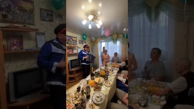 Гармонист Андрей Чешуин. город Киров