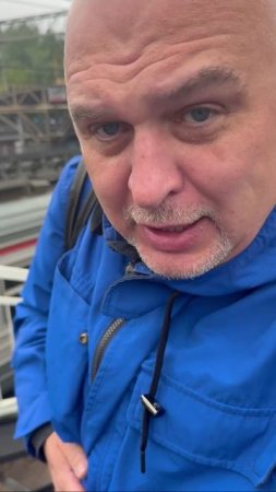 🛣️ Во второй раз за месяц мои ножки топают по этой вот лестнице — и снова в путь!