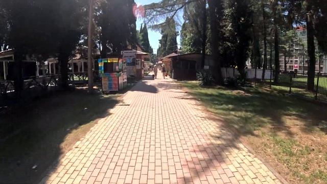 От рынка до центра Пицунды | Отключили свет | Зашли на обед