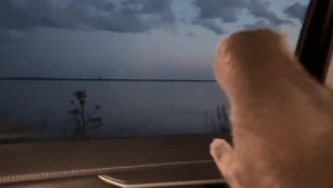 Едет мой дружочек пирожочек смотрит природу,эх)