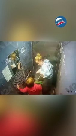 Резкая остановка из-за обрыва троса лифта стала причиной травм женщины и ребёнка на западе Москвы