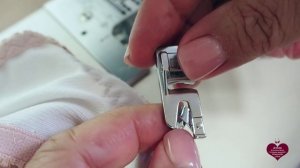 Как просто пришить застёжку бюстгальтера, узкой лапкой.