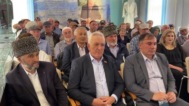 Советник при ректорате КЧГУ Таусолтан Узденов принял участие в вечере памяти Сосланбека Джанибекова