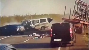 Появилось видео момента ДТП на трассе «Сургут-Салехард» на Ямале, где погибли пять человек