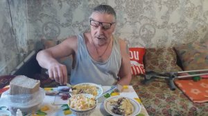 Жизнь в деревне:  Готовлю мясо по - французски с картошкой на сковороде