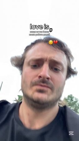 а когда его ещё и борщом накормила с салом да со сметаною и домашним чесноком, он улыбался 2 дня
