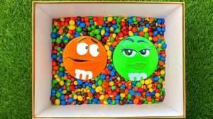 Веселые Мультики для Детей с Конфетами Много Разноцветных Конфет M&M's