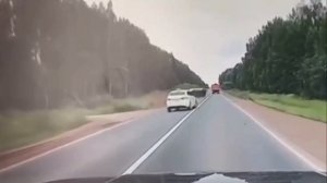 Водитель без прав устроил ДТП при обгоне в Глазовском районе