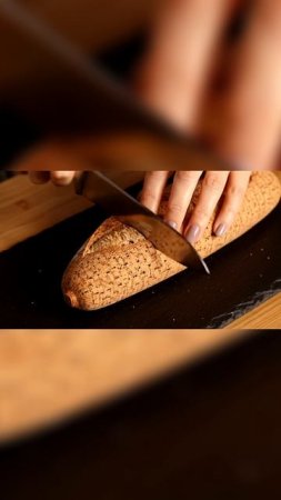 Я разрезал свежий багет, а он оказался НЕ ХЛЕБОМ!