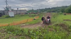 Урал с коляской мотокросс. Мини тренировка на мини трассе.