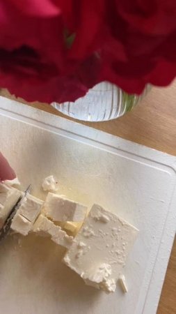 Салат свёкла с сыром и грецкими орехами. Как приготовить салат со свеклой и сыром.