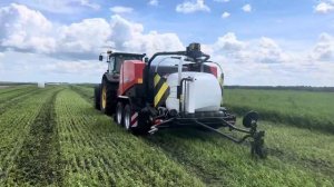 Рулонный пресс-подборщик с фиксированной камерой и обмоткой KUHN FBP3135