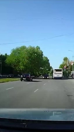 У него полоса отдельная