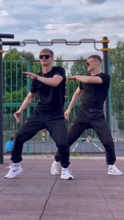 Мы не гангстеры, мы джентельмены.