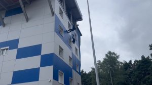 Учебный штурм помещения с террористами и спасение сотрудника при угрозе взрыва.