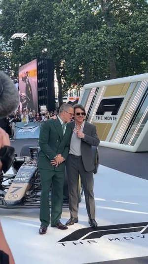 Брэд Питт встретился с Том Крузом на премьере фильма о Формуле-1 в Лондоне

#ф1#формула1#томкруз#брэ