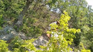 На горе главное взять с собой воды в жаркую погоду забираемся в Большом Утрише