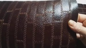 Сборка основы кожаной сумки из маленьких кусочков. Переработка остатков кожи.