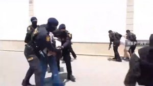 В Азербайджане показали, как силовики обходятся с задержанными российскими сотрудниками «Sputnika»