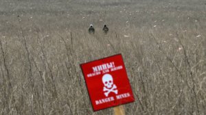 Гонка за жизнь: боец ВС РФ эвакуировал товарища на квадроцикле через минное поле