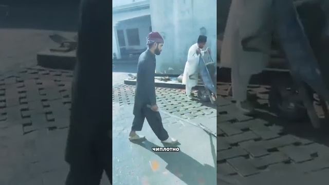 Интересная технология укладки с помощью кирпича.