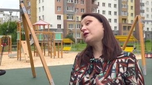 Современная детская площадка открылась после ремонта во дворе дома на улице Акимова
