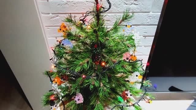 Наряжаем Ёлочку Игрушками из Бисера и Бусин/Поздравляю с Наступающим НГ