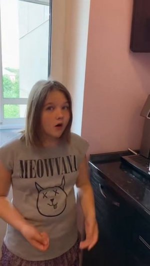 Дочка выросла- я думал будет готовить))). А она не хочет