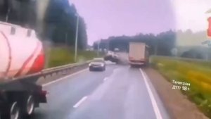 ДТП с фурой и Лады Ларгус на  встречке на трассе Пермь – Екатеринбург