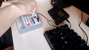 Электро трек на новом Korg Volca Sample 2