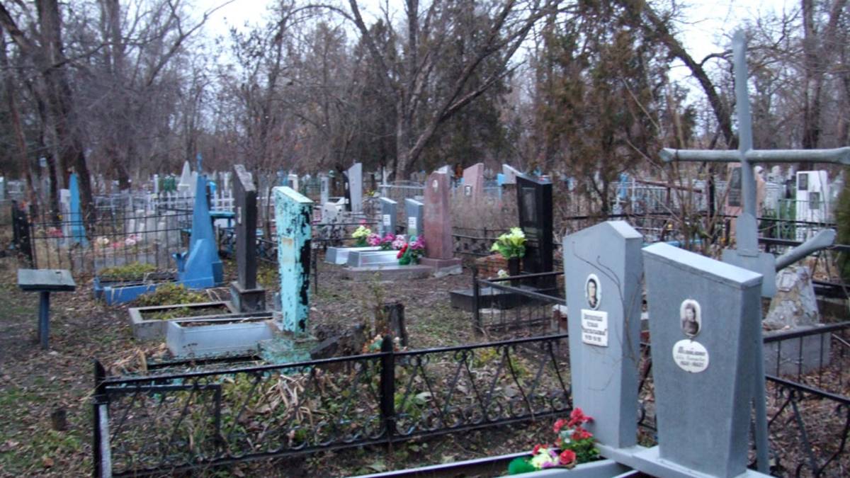 Кладбище. Страшные истории