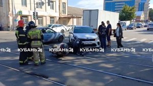 В Краснодаре трамваи встали на пересечении улиц Гоголя и Суворова из-за ДТП