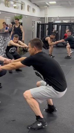 Можете посидеть - отдохнуть...  #школабокса #бокс #тренировки