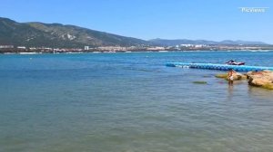 Геленджик Центральный пляж сегодня 2 июля 2025. Море и погода в Геленджике сейчас. Обстановка