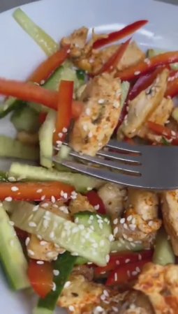 Тёплый, пикантный летний салат 🥗 #катинырецепты #ппсалат #летнийрецепт