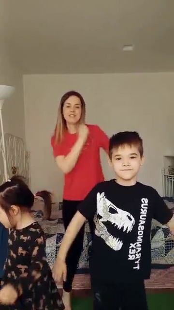 Неделя здоровья. Флешмоб. Сапожникова Анна Игоревна и ее ребята