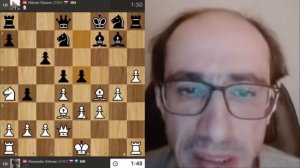 Власов   Гельман  Он хочет взять у меня реванш, а я снова жертвую фигуру за три пешки) !