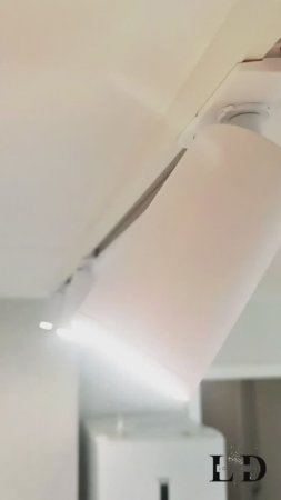 Классический белый натяжной потолок