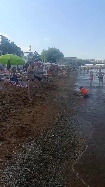 Геленджик. Лермонтовский пляж. 9:30. смотреть онлайн