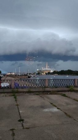 «Питер vs Тропический шторм: кто кого?»