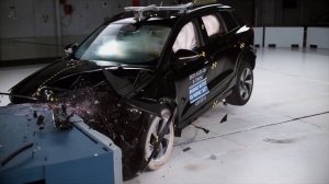 Краш-тест Audi Q6 e-tron 2025