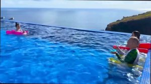 Мистер Макс Кто последний покинет бассейн