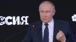 Владимир Путин принял участие в пленарной сессии форума Агентства стратегических инициатив