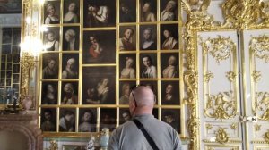 Петергоф. Зал с портретами большого дворца