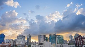 Golden Sunset After the Rain – Seoul Evening Walk from Wangsimni to DDP