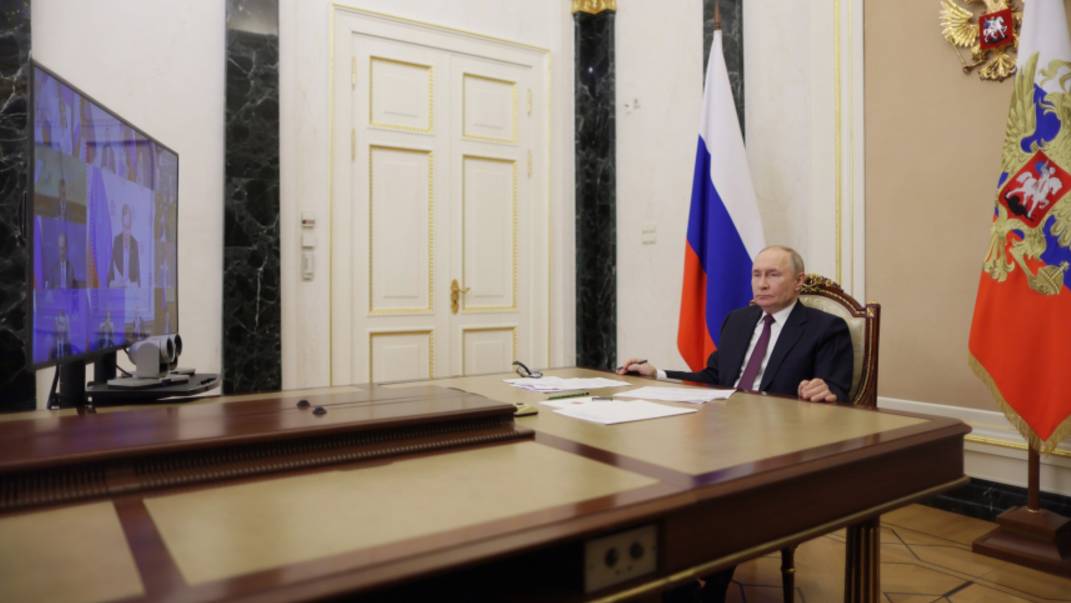 Главное  не терять темп: Путин провел совещание с правительством РФ