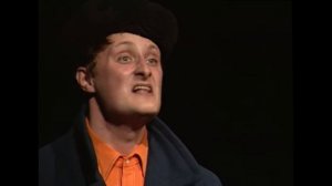 Пьеса С.Беккета "В ожидании  Годо" - шедевр театра  абсурда, поставлена режиссером  Ю.Бутусовым.