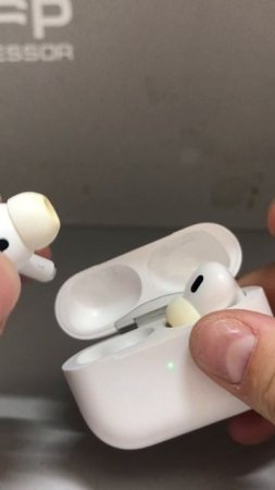 Наушники AirPods