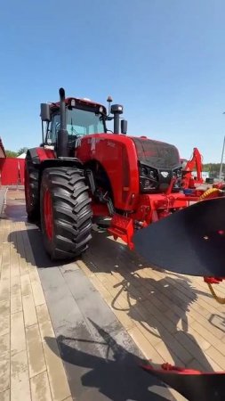 Белорус 3522 на выставке