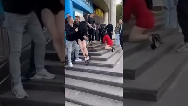 Пьяные алкогольвицы устроили замес в Ставрополе из-за места для фоточек